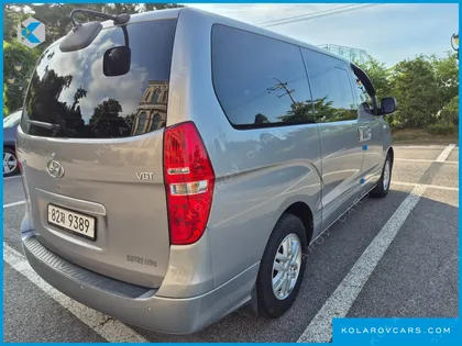 HYUNDAI STAREX 5-SEATER VAN