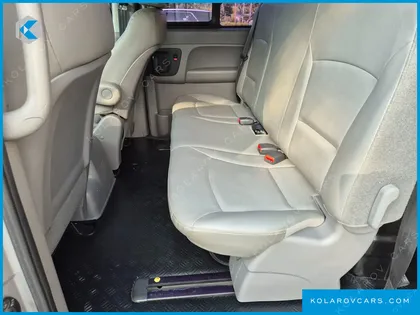 HYUNDAI STAREX 5-SEATER VAN