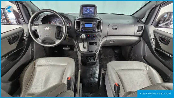 HYUNDAI STAREX 5-SEATER VAN