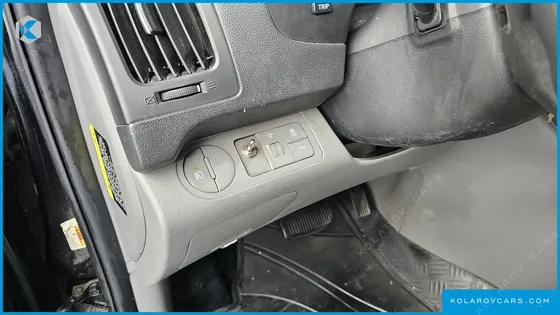 HYUNDAI STAREX 5-SEATER VAN