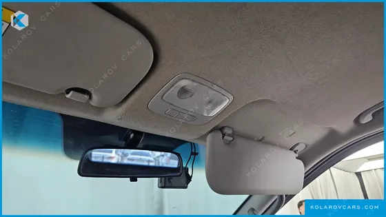 HYUNDAI STAREX 5-SEATER VAN