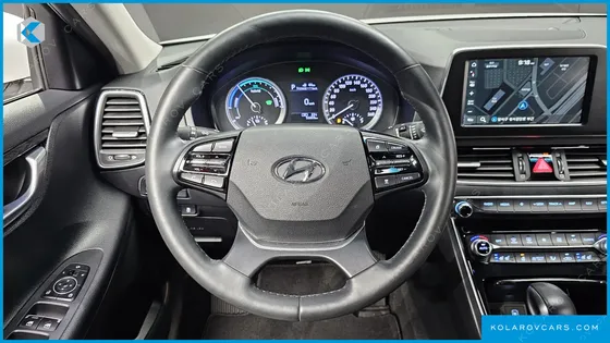 HYUNDAI GRANDEUR PREMIUM