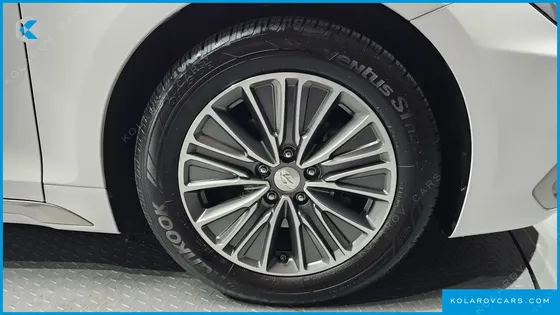 HYUNDAI GRANDEUR PREMIUM