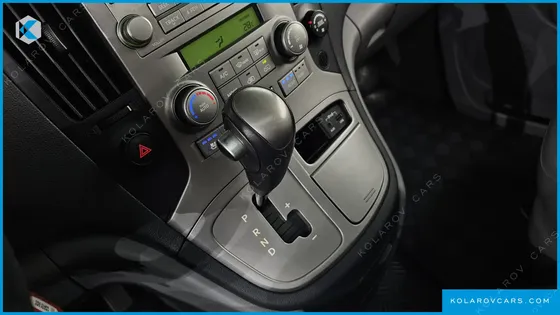 HYUNDAI STAREX 11-SEATER WAGON HVX