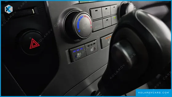 HYUNDAI STAREX 11-SEATER WAGON HVX