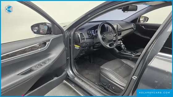 HYUNDAI GRANDEUR PREMIUM
