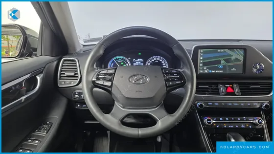 HYUNDAI GRANDEUR PREMIUM