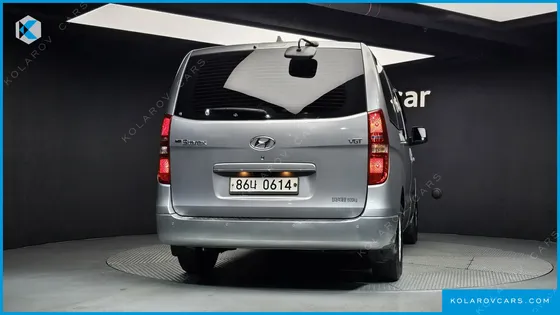 HYUNDAI STAREX 5-SEATER VAN