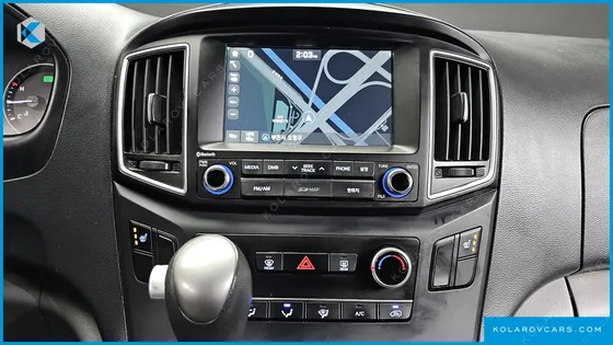 HYUNDAI STAREX 5-SEATER VAN
