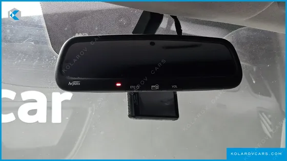 HYUNDAI STAREX 5-SEATER VAN