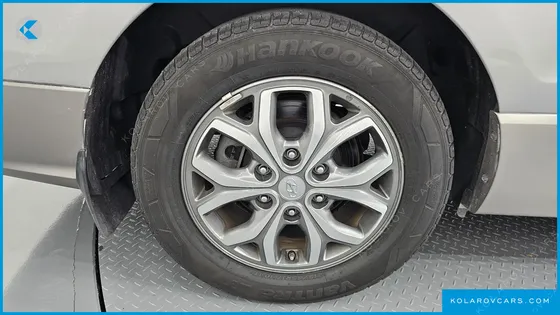 HYUNDAI STAREX 11-SEATER WAGON