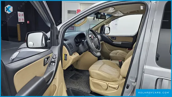 HYUNDAI STAREX 11-SEATER WAGON
