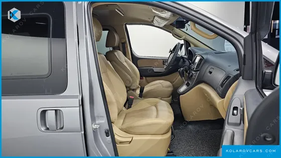 HYUNDAI STAREX 11-SEATER WAGON