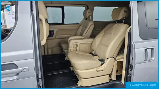 HYUNDAI STAREX 11-SEATER WAGON