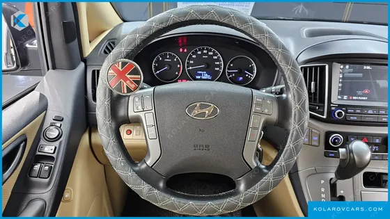 HYUNDAI STAREX 11-SEATER WAGON