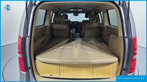 HYUNDAI STAREX 11-SEATER WAGON
