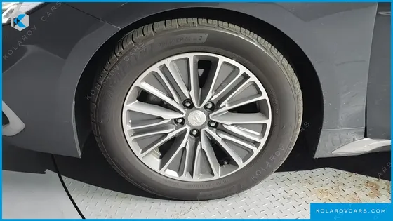 HYUNDAI GRANDEUR EXCLUSIVE