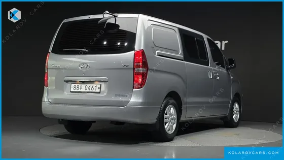 HYUNDAI STAREX 5-SEATER VAN