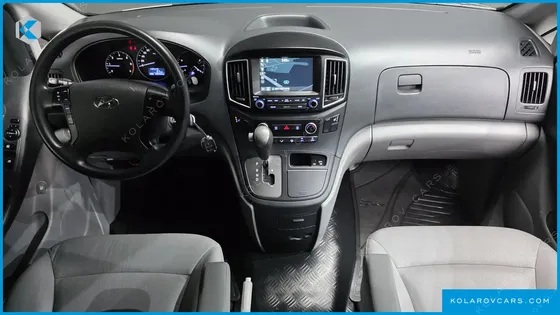 HYUNDAI STAREX 5-SEATER VAN
