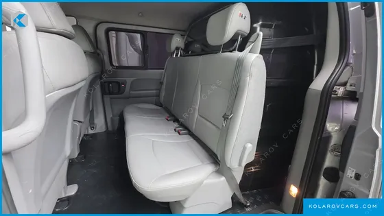 HYUNDAI STAREX 5-SEATER VAN