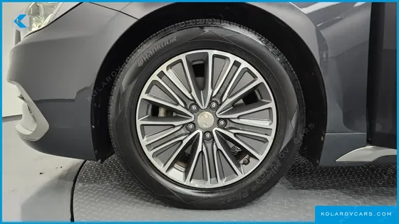 HYUNDAI GRANDEUR EXCLUSIVE