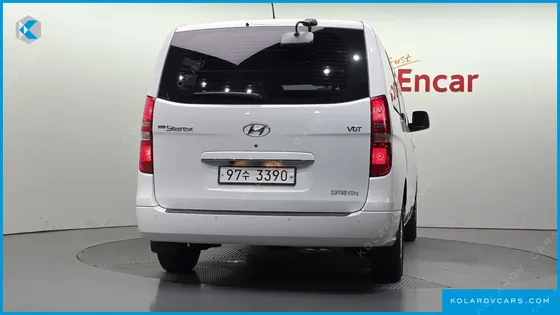 HYUNDAI STAREX 5-SEATER VAN