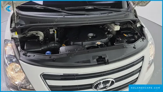 HYUNDAI STAREX 5-SEATER VAN