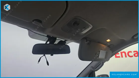 HYUNDAI STAREX 5-SEATER VAN