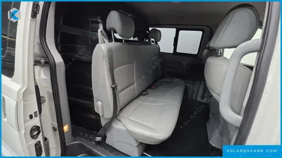 HYUNDAI STAREX 5-SEATER VAN