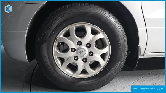 HYUNDAI STAREX 12-SEATER WAGON
