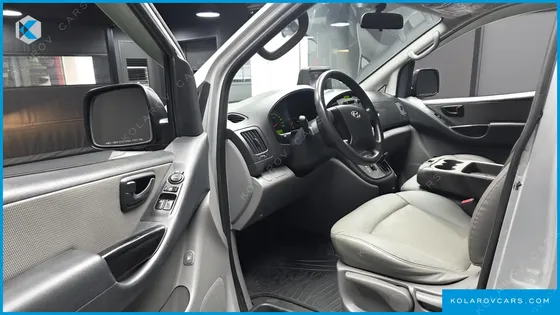 HYUNDAI STAREX 12-SEATER WAGON