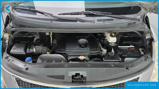 HYUNDAI STAREX 5-SEATER VAN