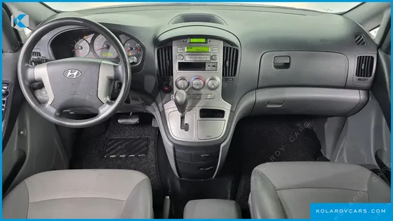 HYUNDAI STAREX 5-SEATER VAN
