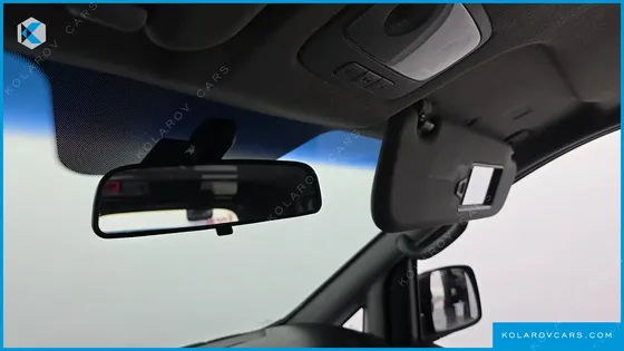 HYUNDAI STAREX 5-SEATER VAN