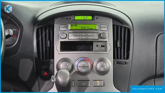 HYUNDAI STAREX 5-SEATER VAN