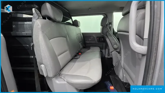 HYUNDAI STAREX 5-SEATER VAN