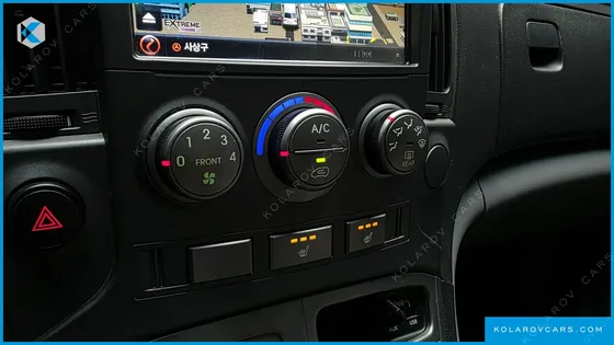 HYUNDAI STAREX 5-SEATER VAN
