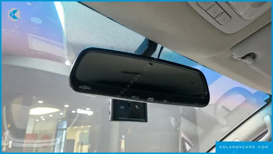 HYUNDAI STAREX 5-SEATER VAN