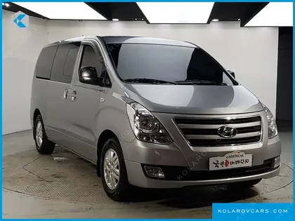 HYUNDAI STAREX 5-SEATER VAN