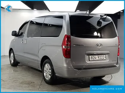 HYUNDAI STAREX 5-SEATER VAN