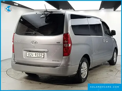 HYUNDAI STAREX 5-SEATER VAN
