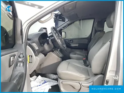 HYUNDAI STAREX 5-SEATER VAN