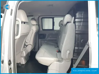 HYUNDAI STAREX 5-SEATER VAN