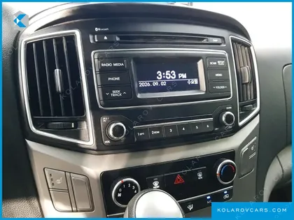 HYUNDAI STAREX 5-SEATER VAN
