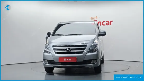 HYUNDAI STAREX 5-SEATER VAN
