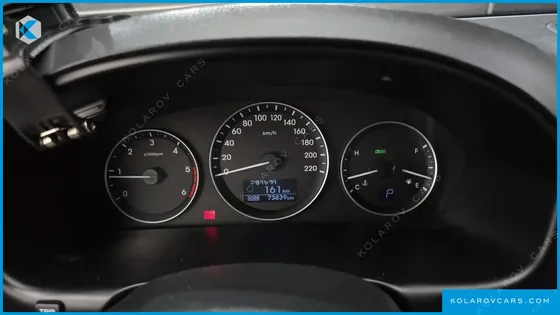 HYUNDAI STAREX 5-SEATER VAN