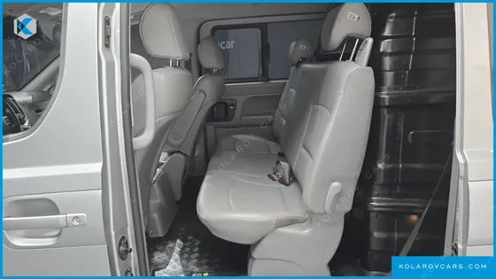 HYUNDAI STAREX 5-SEATER VAN