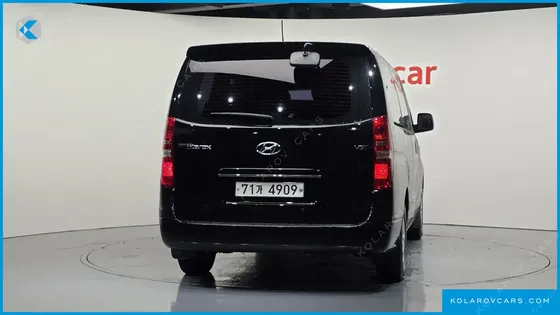HYUNDAI STAREX 11-SEATER WAGON