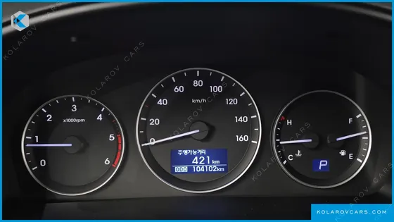 HYUNDAI STAREX 11-SEATER WAGON