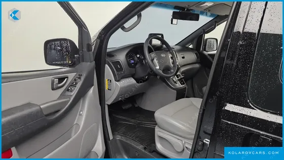HYUNDAI STAREX 11-SEATER WAGON